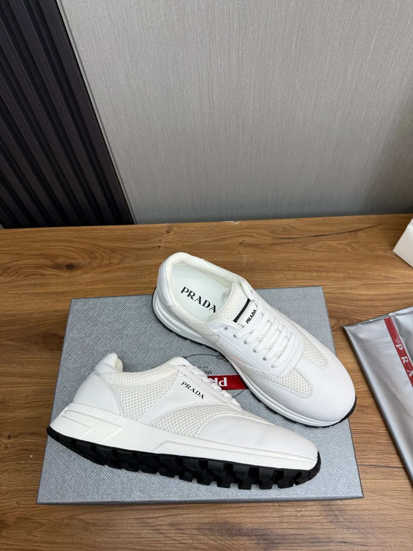 Men's shoes 💰560💰 [PRADA] Hot-selling men's shoes shipped 👏Official website synchronized ⬆️ Original cowhide fabric + cowhide lining, cowhide feet 🐮 1:1 shipment ✔️Original original bottom, 38-45 (45. Customized, non-refundable)